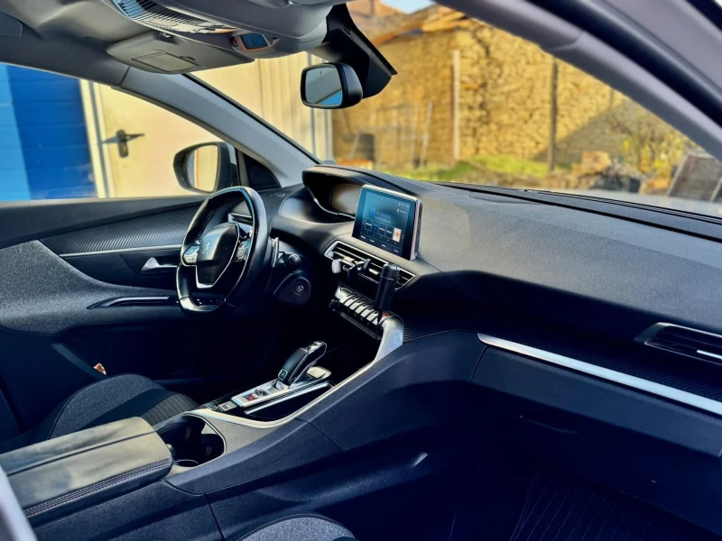 Peugeot 3008 1.2 Pure Tech, снимка 9 - Автомобили и джипове - 52841077