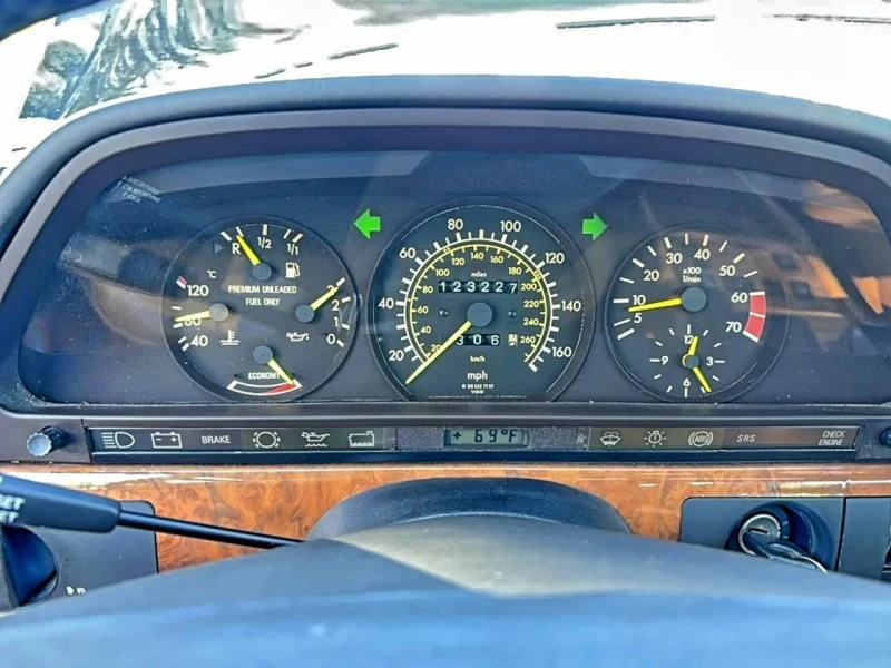 Mercedes-Benz 560, снимка 8 - Автомобили и джипове - 53188249