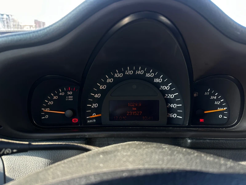 Mercedes-Benz C 220 143кс, снимка 10 - Автомобили и джипове - 53258689