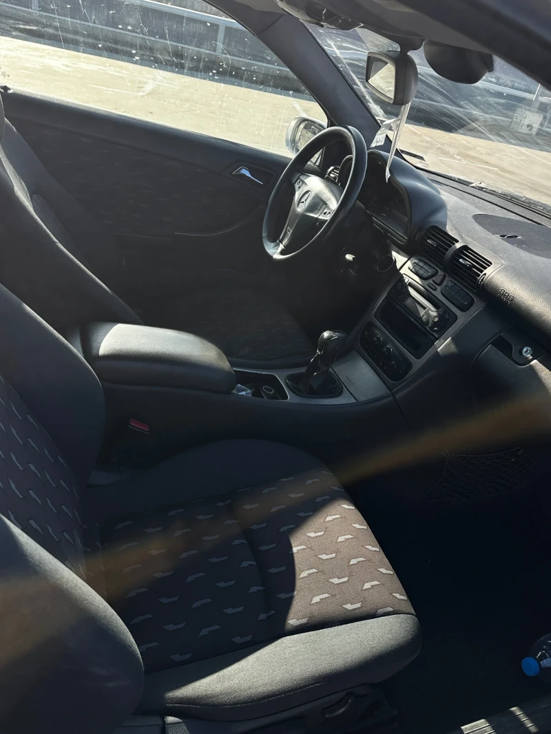 Mercedes-Benz C 220 143кс, снимка 7 - Автомобили и джипове - 53258689
