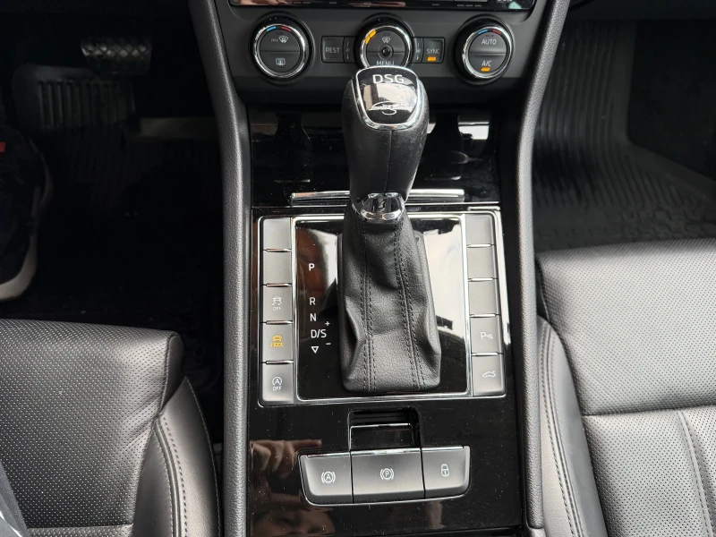 Skoda Superb L&K/2.0TSI/280к.с./4х4/Автомат, снимка 14 - Автомобили и джипове - 53300914