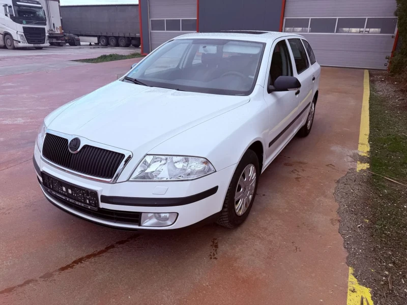 Skoda Octavia 1.6 старият!!!Има Регистрация!!!, снимка 3 - Автомобили и джипове - 53475159