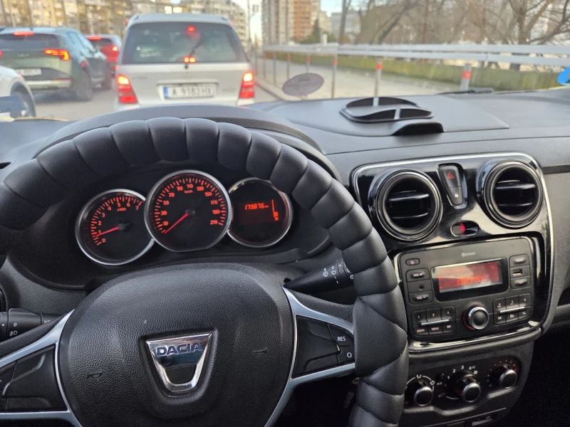 Dacia Lodgy 1.6 Фабрична Газ (2019), снимка 10 - Автомобили и джипове - 53526013