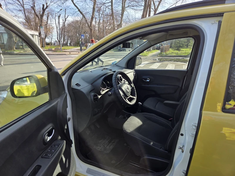 Dacia Lodgy 1.6 Фабрична Газ (2019), снимка 7 - Автомобили и джипове - 53526013