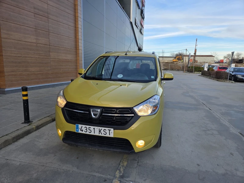 Dacia Lodgy 1.6 Фабрична Газ (2019), снимка 14 - Автомобили и джипове - 53526013