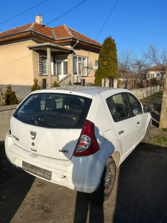 Dacia Sandero 1.4i, снимка 1 - Автомобили и джипове - 49471248