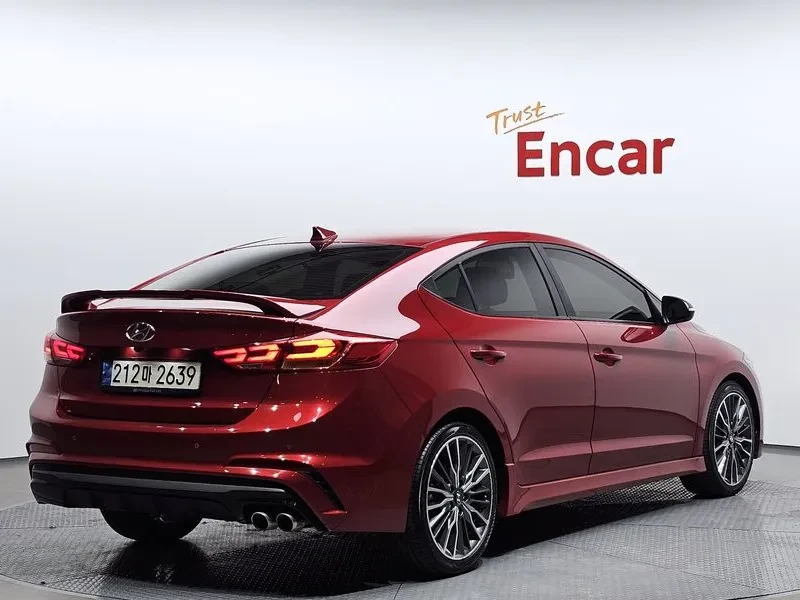 Hyundai Elantra, снимка 2 - Автомобили и джипове - 55391343