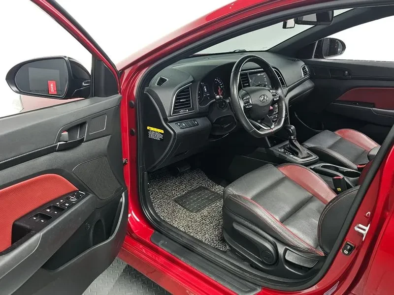 Hyundai Elantra, снимка 10 - Автомобили и джипове - 55391343