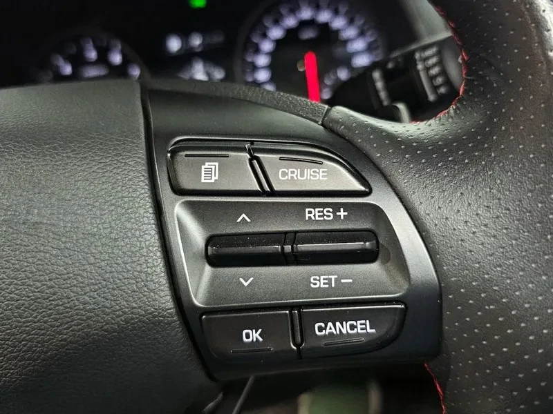 Hyundai Elantra, снимка 17 - Автомобили и джипове - 55391343