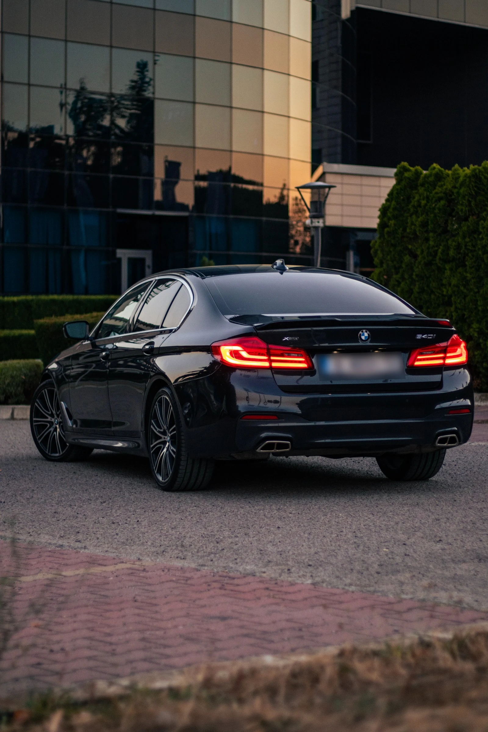 BMW 540 XDrive/M-Pack/H&K Audio/Head-up/360/Масаж/Обдухв.. - изображение 2