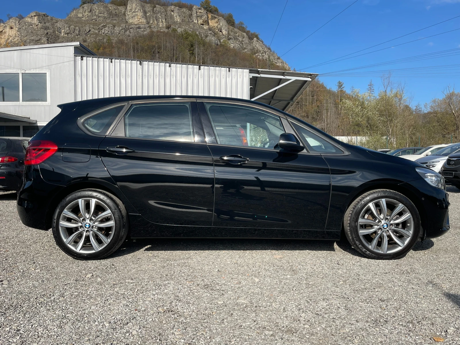 BMW 216 САМОПАРКИРАНЕ-NAVI-LED-ПАРКТРОНИК-146000km - изображение 5