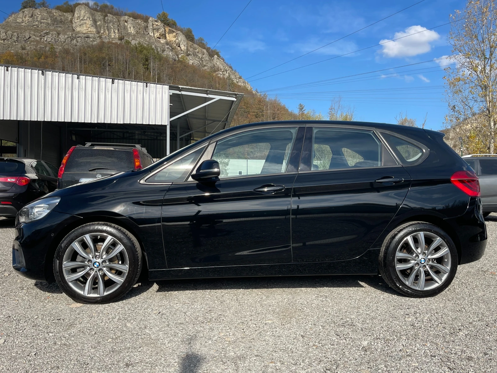 BMW 216 САМОПАРКИРАНЕ-NAVI-LED-ПАРКТРОНИК-146000km - изображение 2