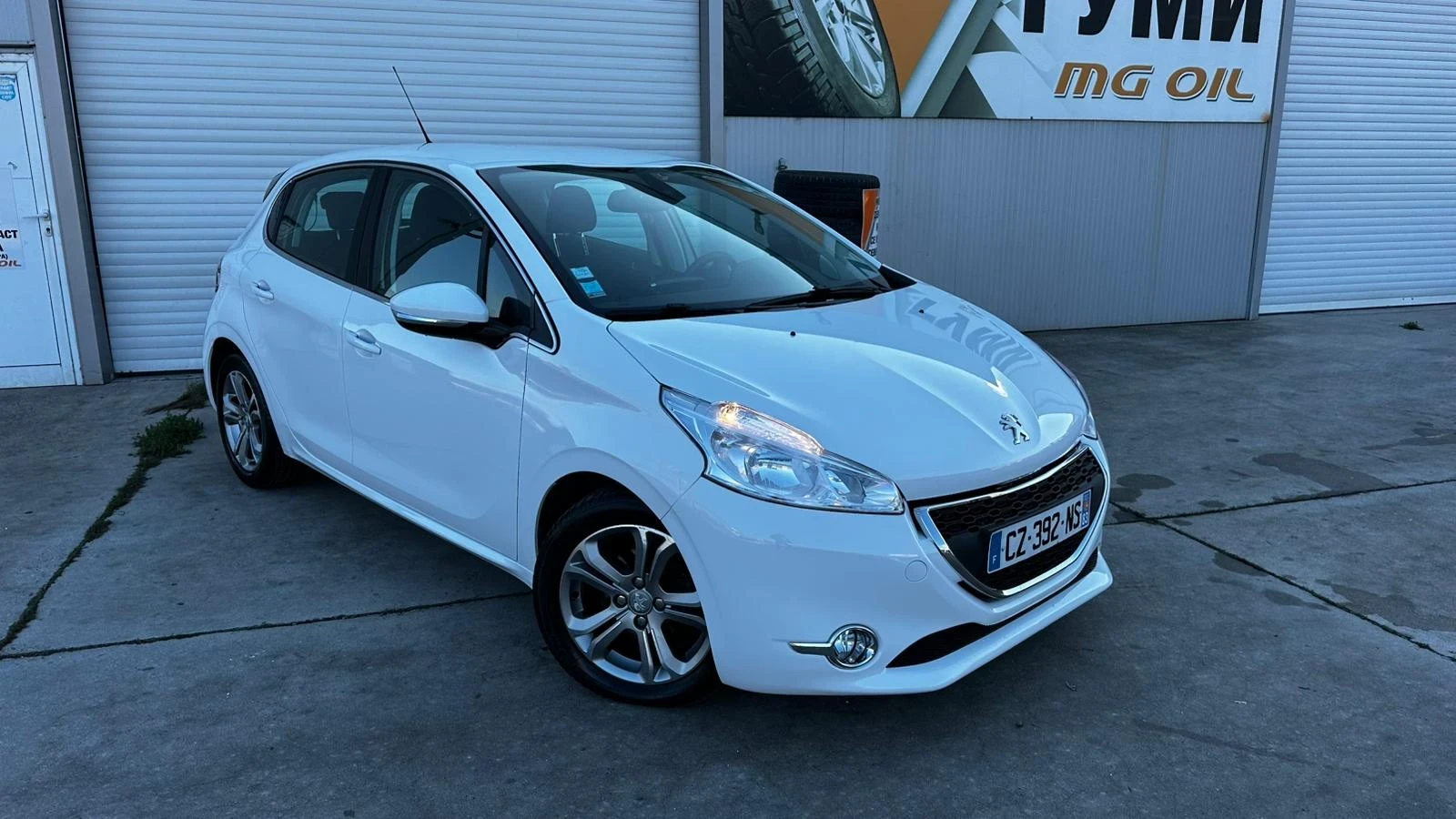 Peugeot 208 1.6 e-HDI NAVI - изображение 6