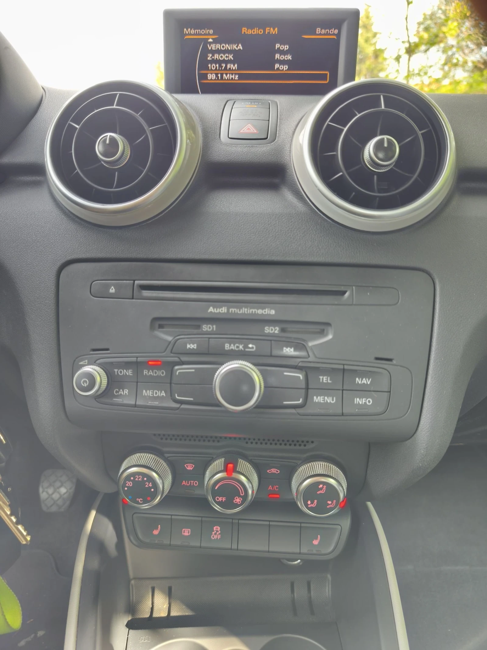 Audi A1 1.6 TDI 105 к.с. - изображение 10