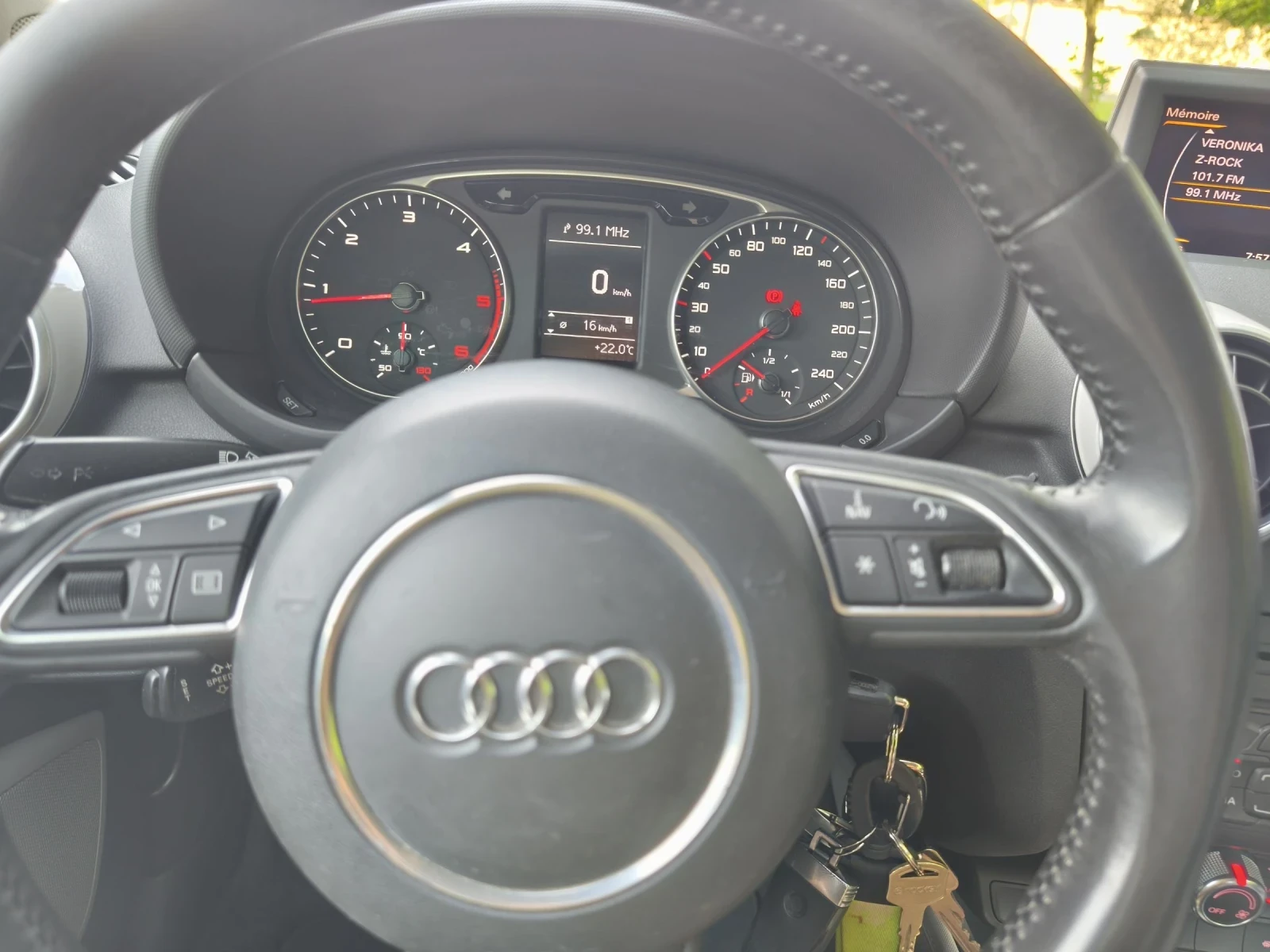 Audi A1 1.6 TDI 105 к.с. - изображение 8