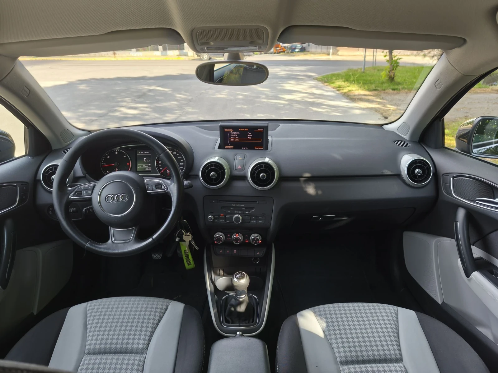 Audi A1 1.6 TDI 105 к.с. - изображение 7