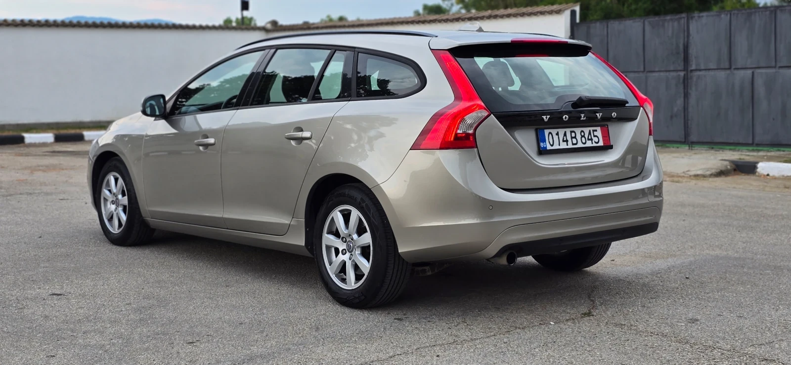 Volvo V60 1.6TD NAVI - изображение 4
