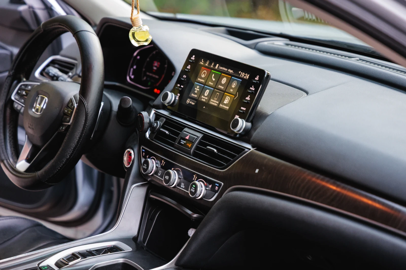Honda Accord Touring 2.0t - изображение 9
