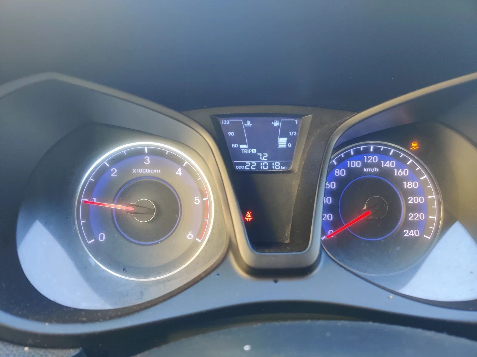 Hyundai Ix20 1.4 CRDi - изображение 7