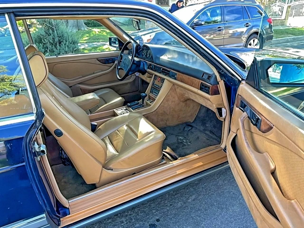 Mercedes-Benz 560  - изображение 5