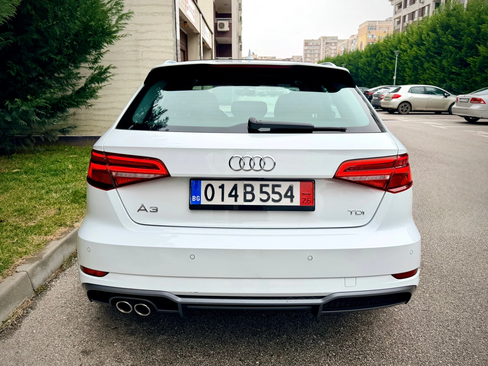 Audi A3 2.0TDI S-LINE PANORAMA MATRIX CAR PLAY KAMERA - изображение 6