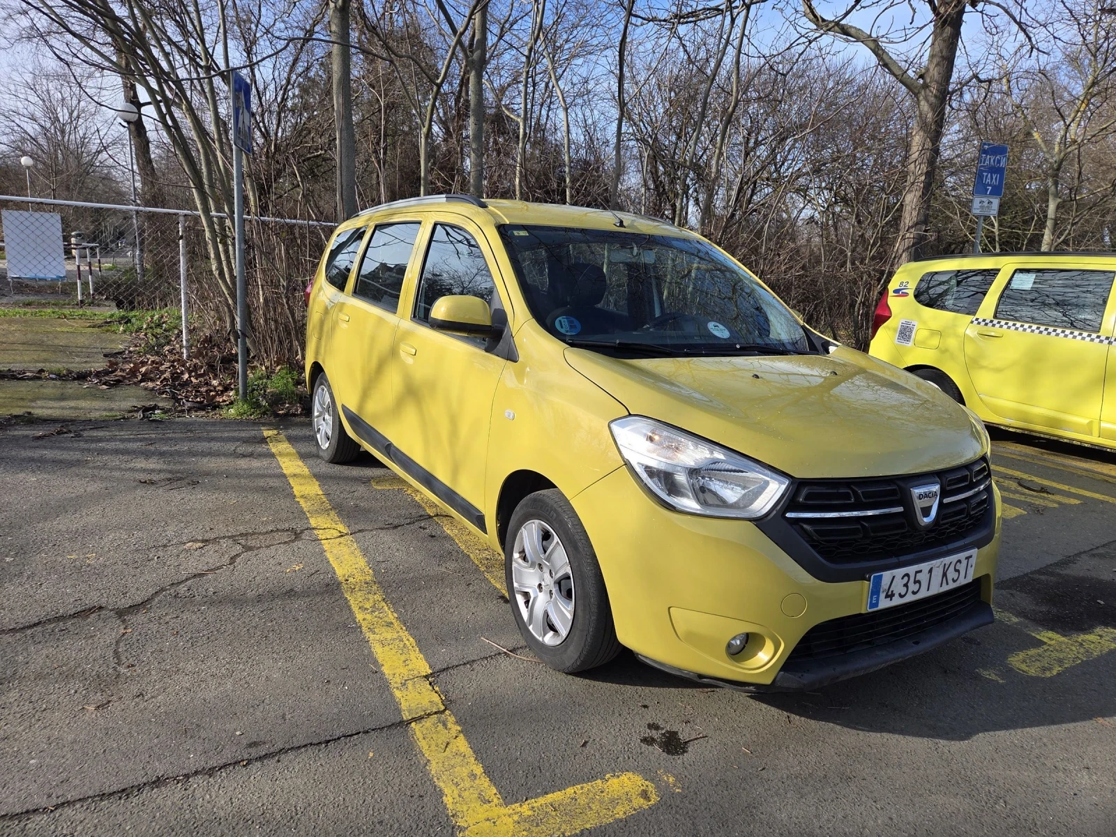 Dacia Lodgy 1.6 Фабрична Газ (2019) - изображение 3