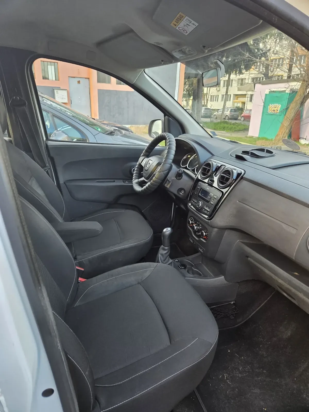 Dacia Lodgy 1.6 Фабрична Газ (2019) - изображение 8