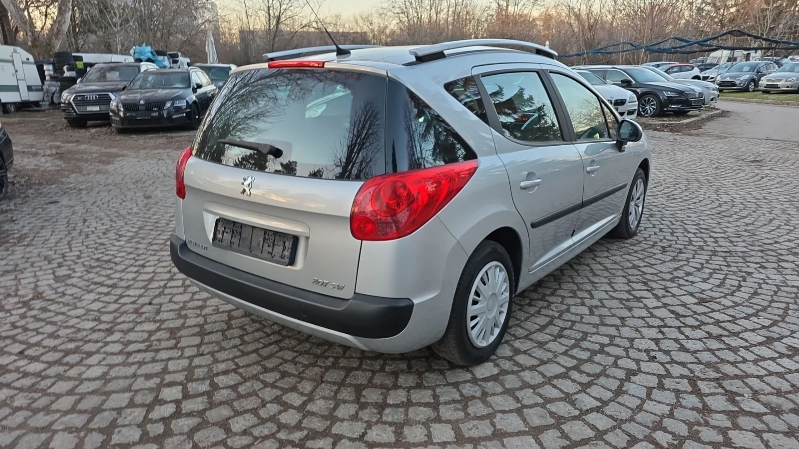 Peugeot 207 SW 1.4i ГАЗ!!!, снимка 4 - Автомобили и джипове - 53704363