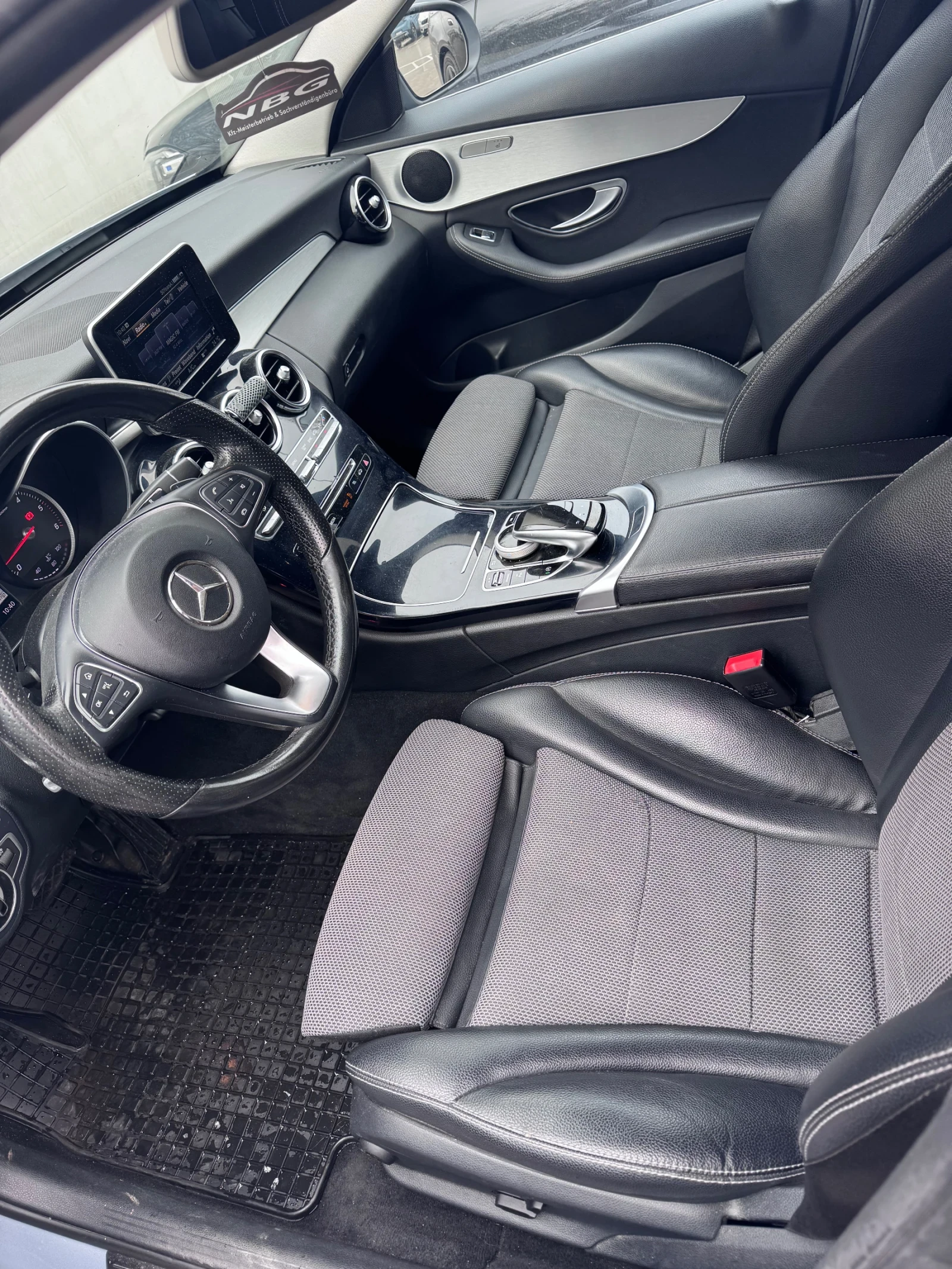 Mercedes-Benz C 220, снимка 11 - Автомобили и джипове - 53766180