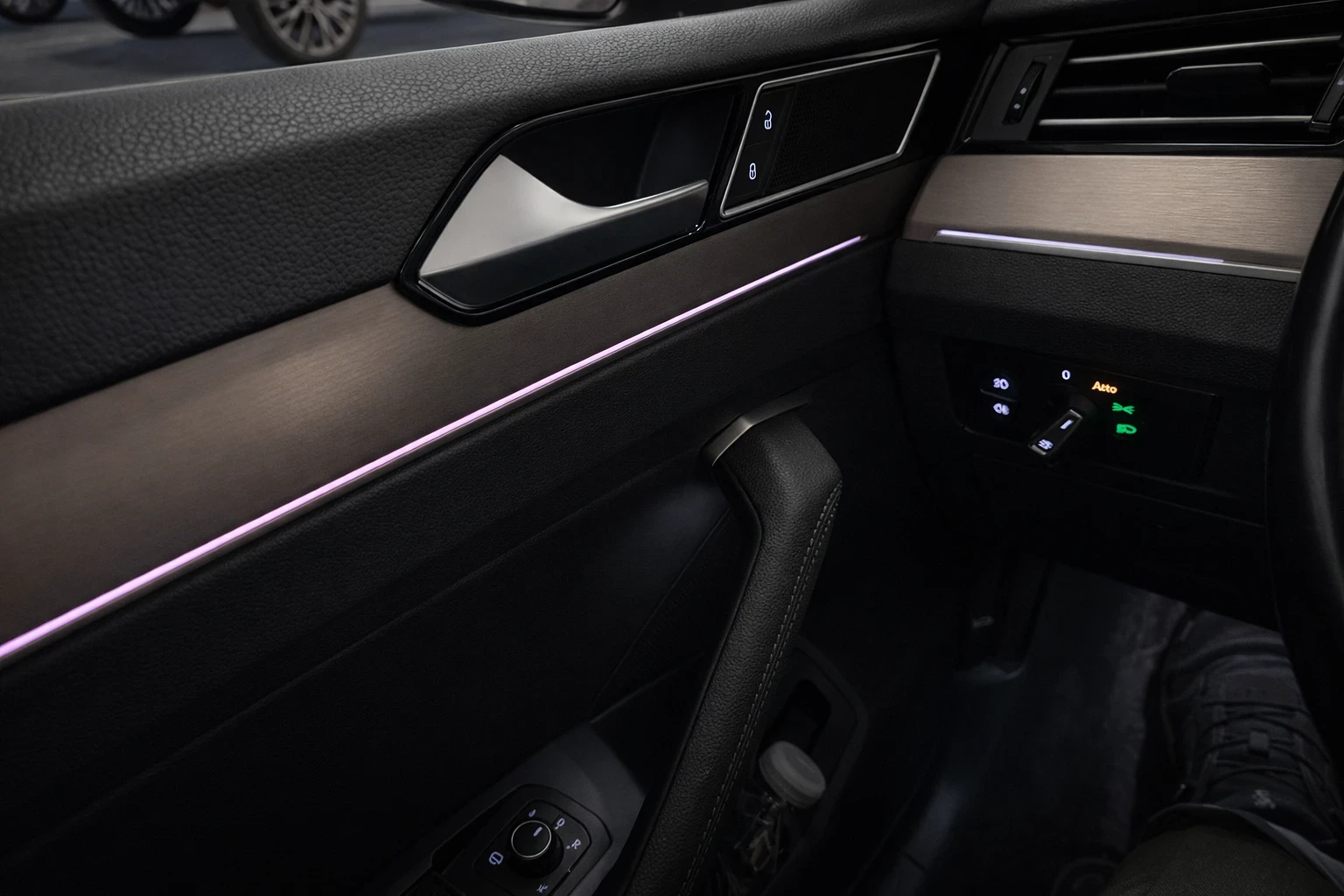 VW Passat 2.0 TDI 150 кс., снимка 17 - Автомобили и джипове - 54097199