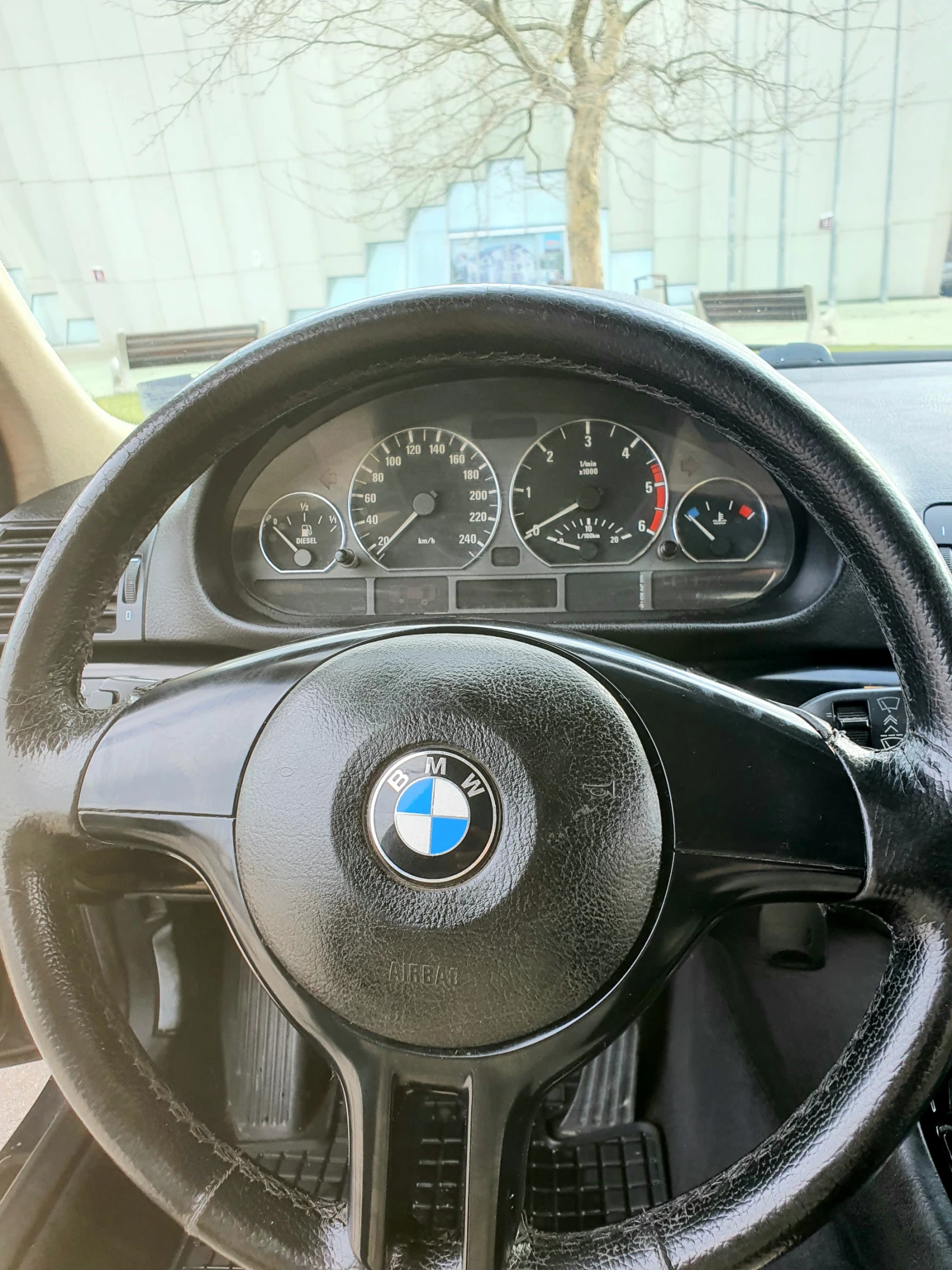 BMW 320, снимка 4 - Автомобили и джипове - 54191378