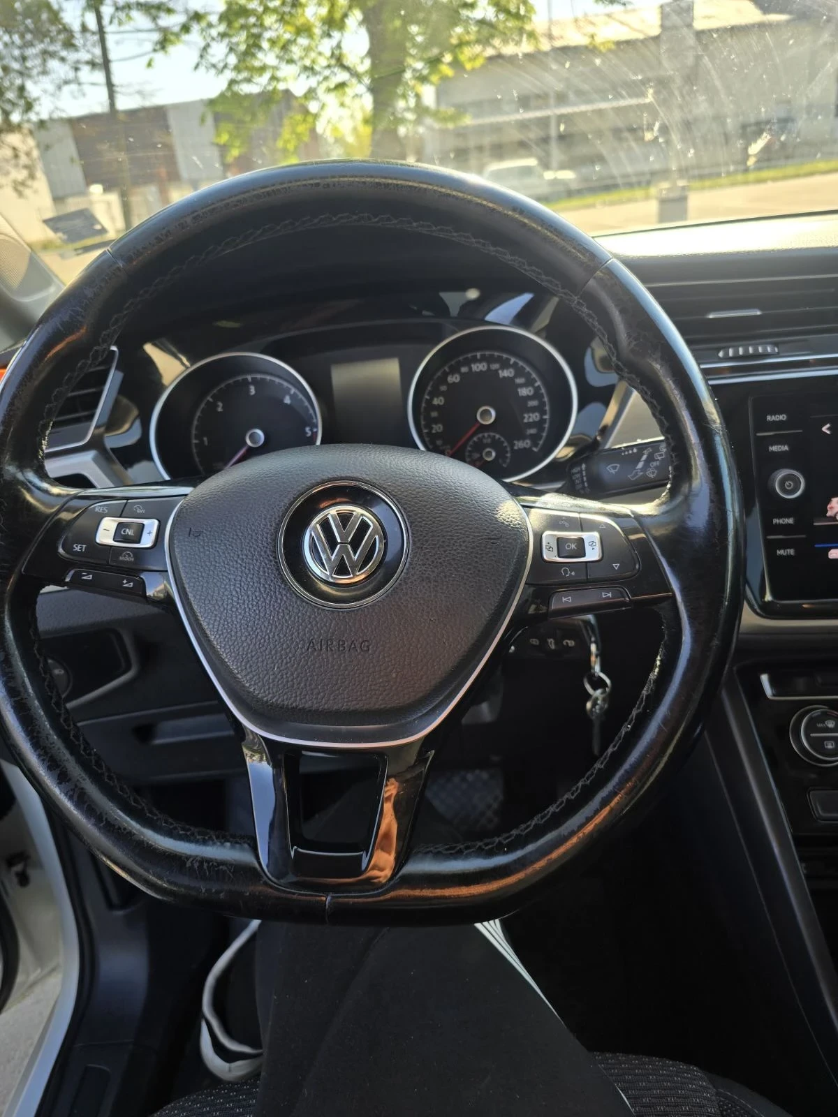 VW Touran, снимка 7 - Автомобили и джипове - 54316965