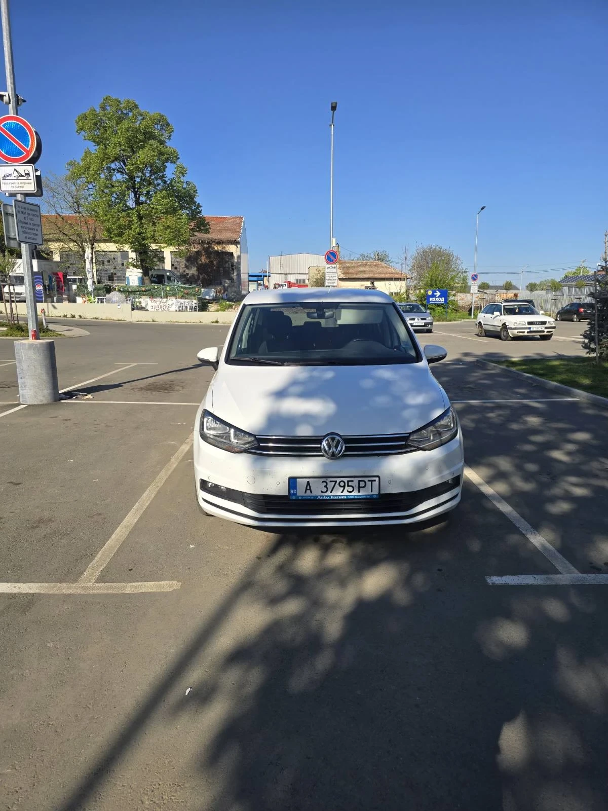 VW Touran, снимка 2 - Автомобили и джипове - 54316965