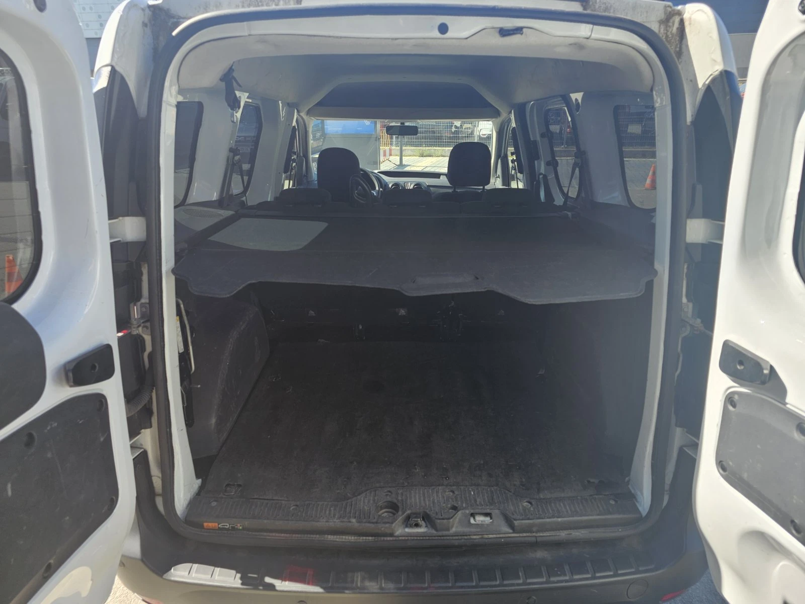 Dacia Dokker dCi 95 к.с. Дизел Stop & Start, снимка 13 - Автомобили и джипове - 54358758