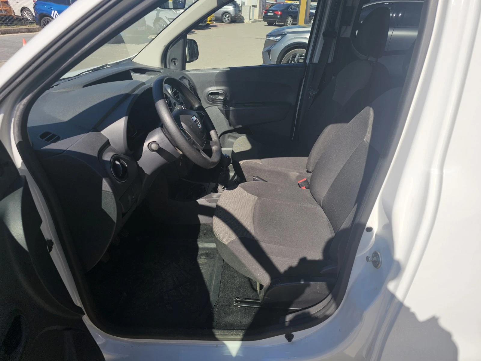 Dacia Dokker dCi 95 к.с. Дизел Stop & Start, снимка 12 - Автомобили и джипове - 54358758