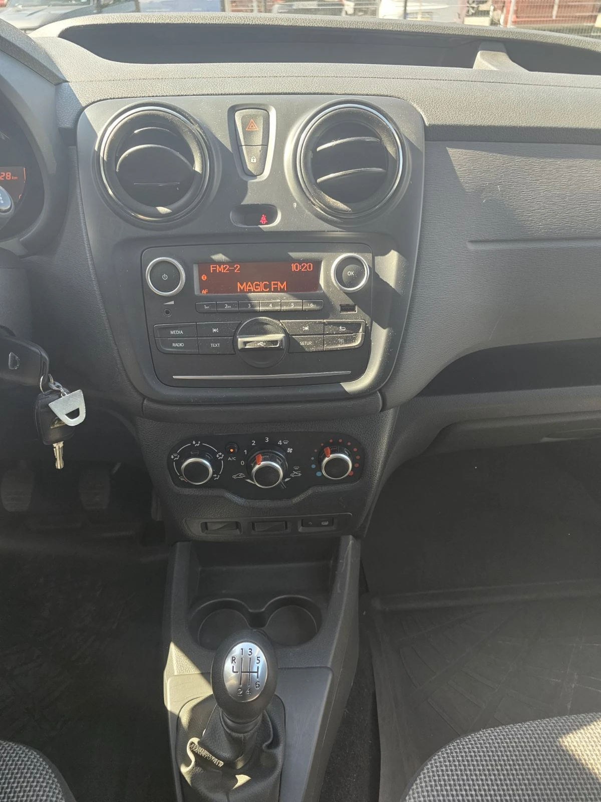 Dacia Dokker dCi 95 к.с. Дизел Stop & Start, снимка 10 - Автомобили и джипове - 54358758