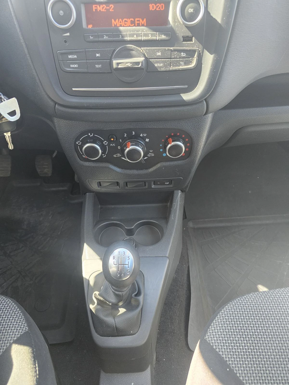 Dacia Dokker dCi 95 к.с. Дизел Stop & Start, снимка 9 - Автомобили и джипове - 54358758