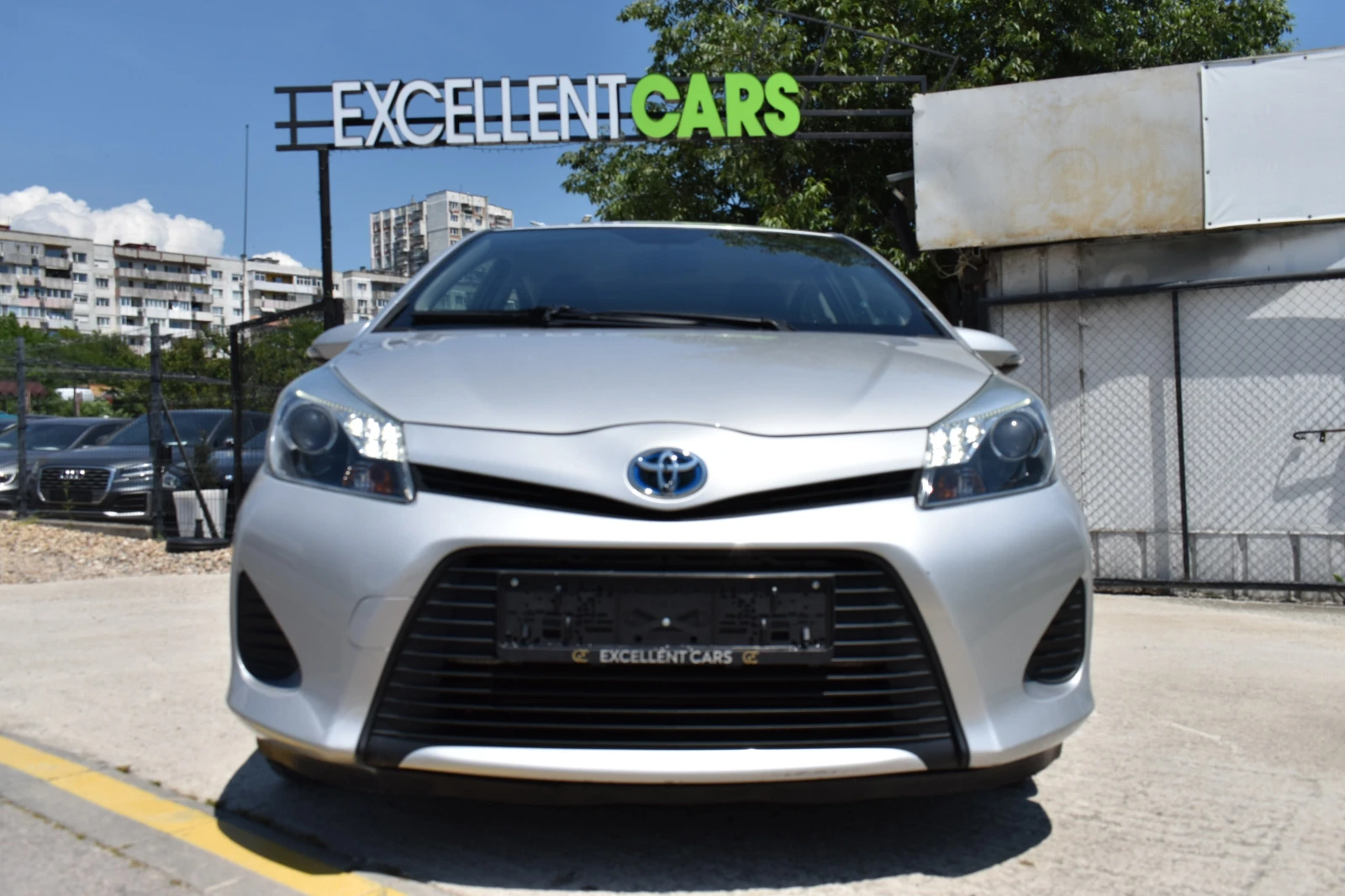 Toyota Yaris 1.5HYBRID* AUTOMAT, снимка 5 - Автомобили и джипове - 54775872