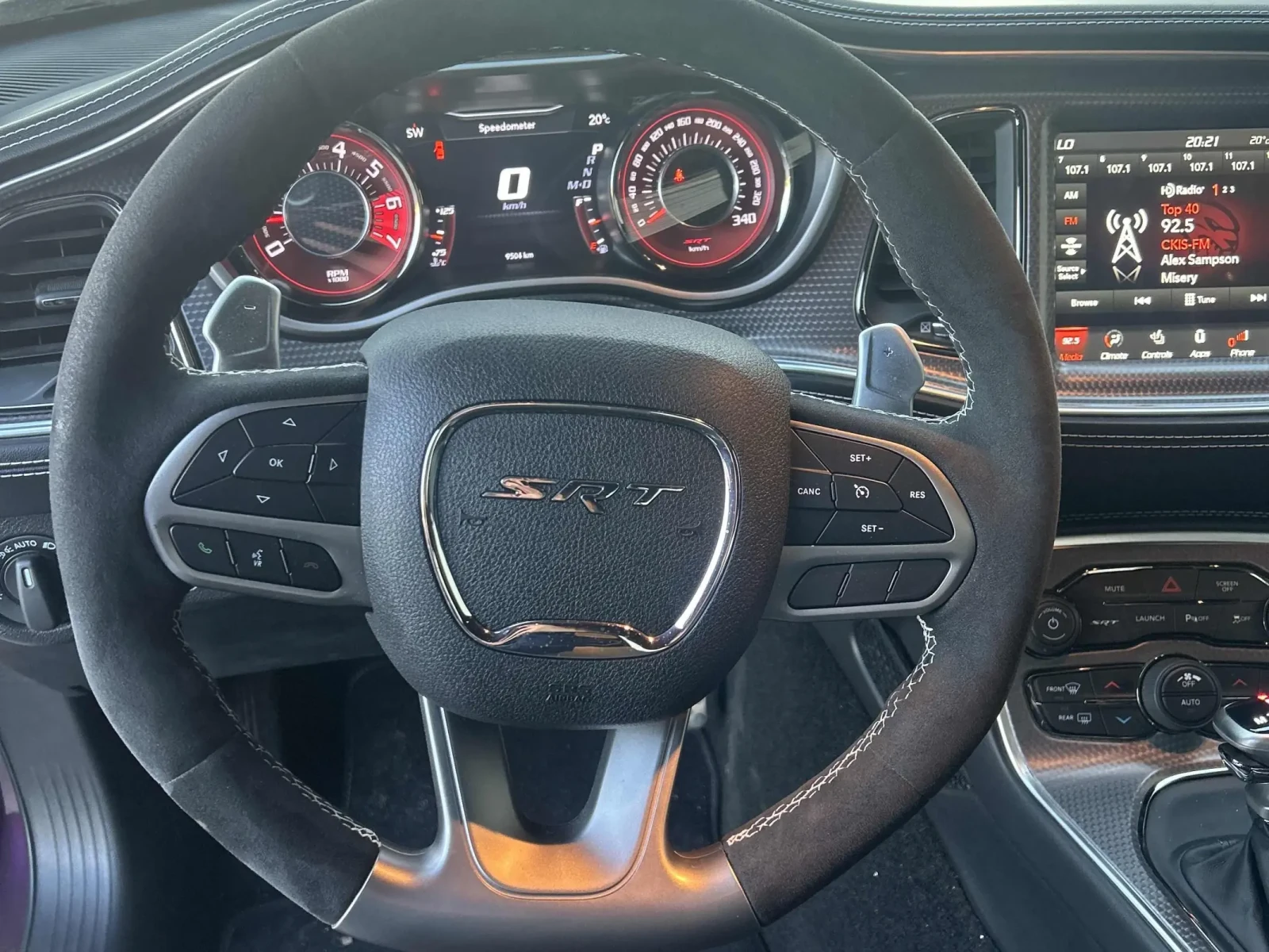 Dodge Challenger SRT Hellcat 6.2 HEMI V8* ЧИСТ CARFAX* ЧИСТО НОВА!!, снимка 11 - Автомобили и джипове - 55011479