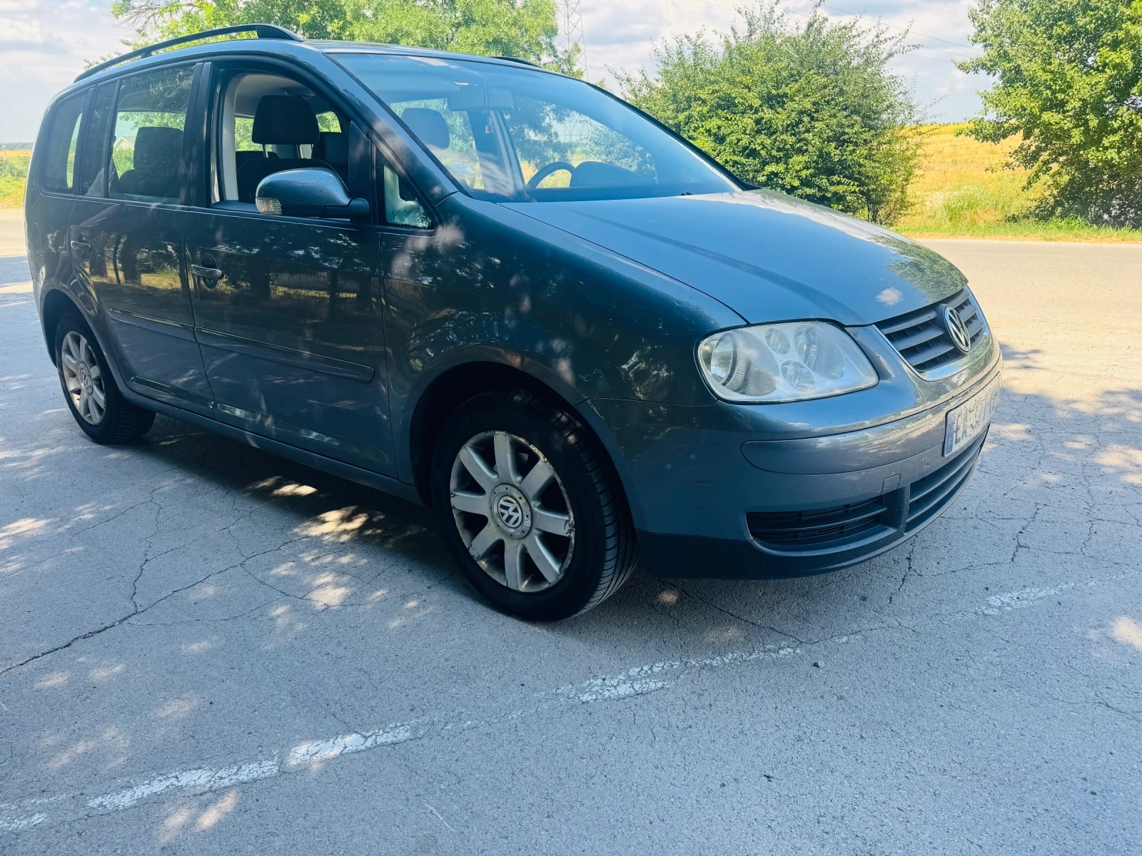 VW Touran Нов внос реални километри нова турбина , снимка 2 - Автомобили и джипове - 55241509