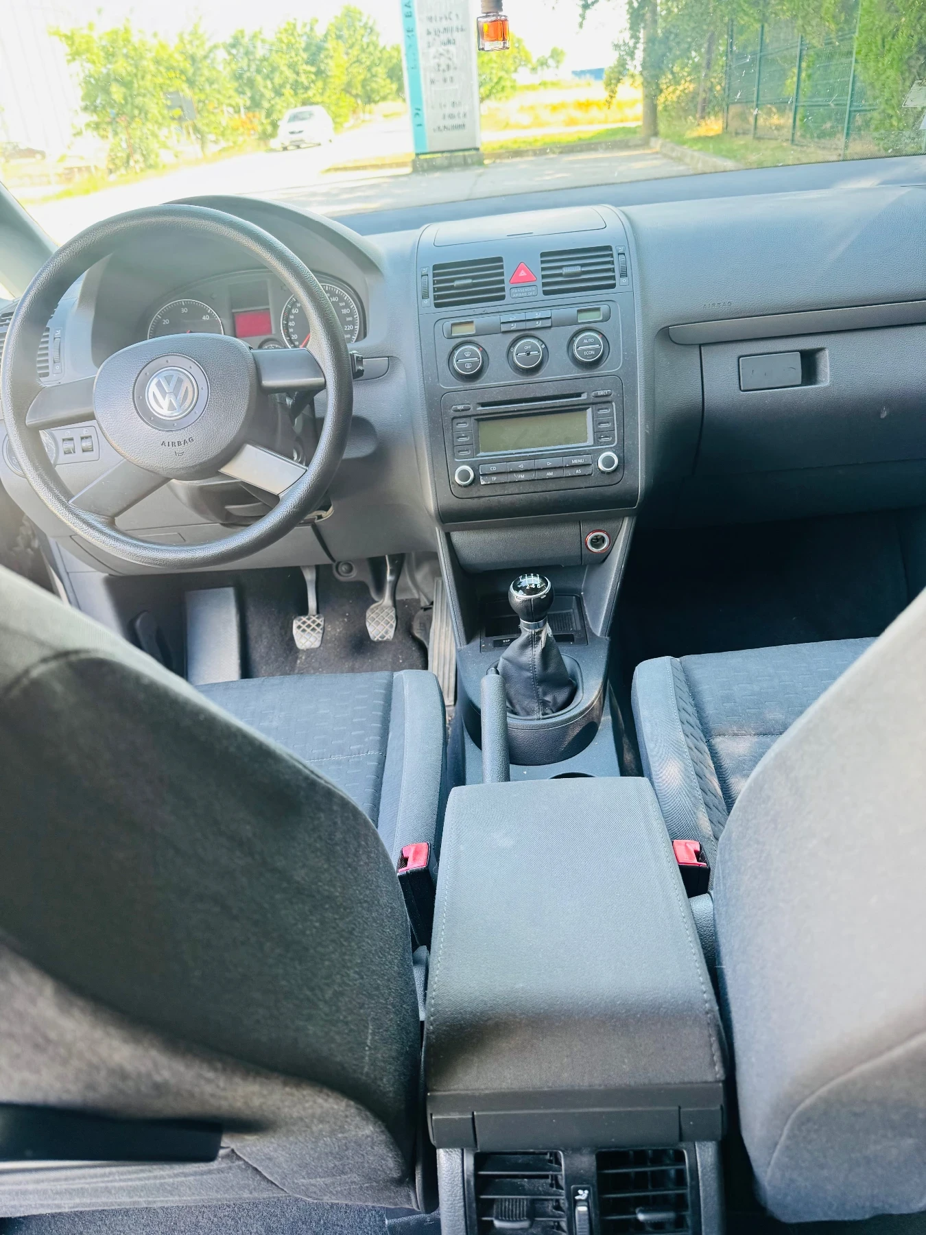 VW Touran Нов внос реални километри нова турбина , снимка 9 - Автомобили и джипове - 55241509