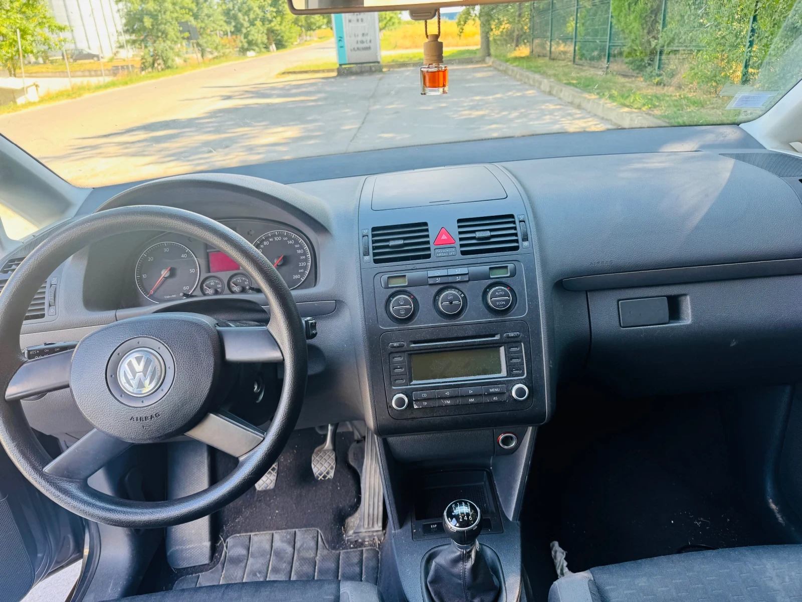 VW Touran Нов внос реални километри нова турбина , снимка 7 - Автомобили и джипове - 55241509