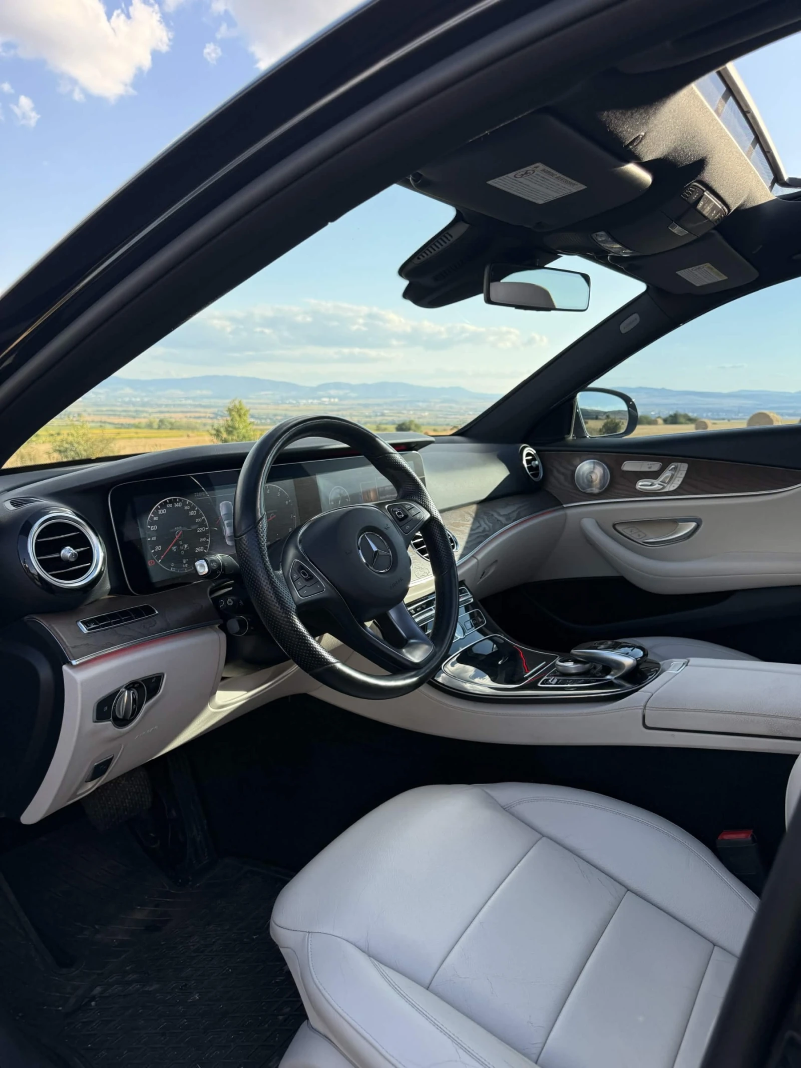 Mercedes-Benz E 400 4MATIC | 2017 г. | Burmester | Head-Up | Keyless, снимка 6 - Автомобили и джипове - 55425183