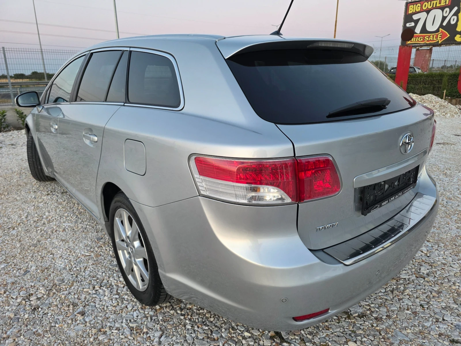 Toyota Avensis 1.8 Vvti KeyLess Go AFS  Навигация Автопилот , снимка 2 - Автомобили и джипове - 55829272