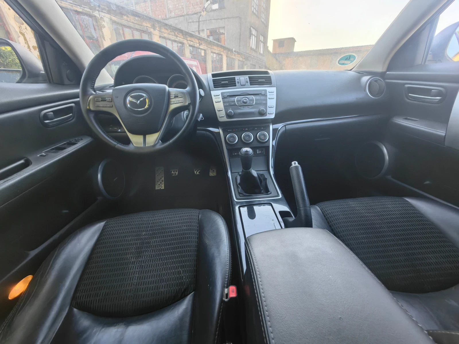 Mazda 6 2.5 бензин 170 кс, Отлична , снимка 13 - Автомобили и джипове - 55994709