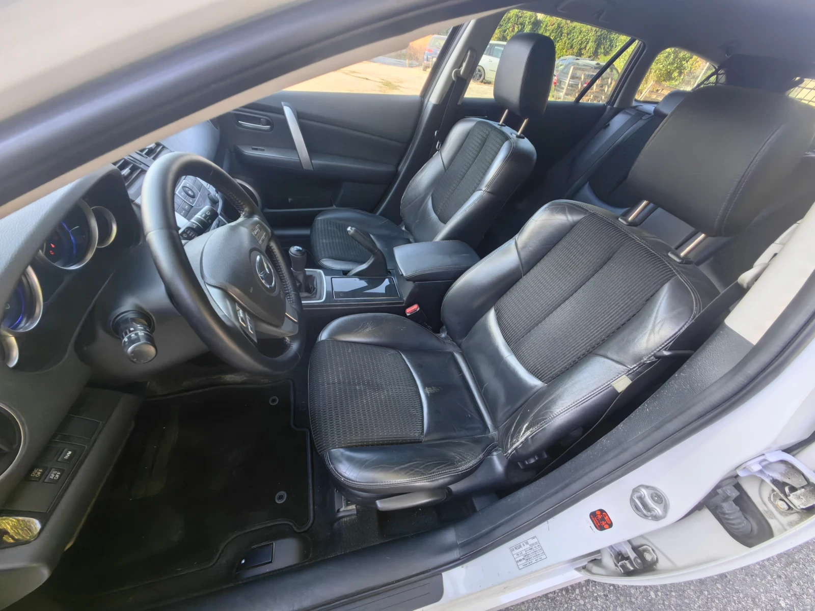 Mazda 6 2.5 бензин 170 кс, Отлична , снимка 16 - Автомобили и джипове - 55994709