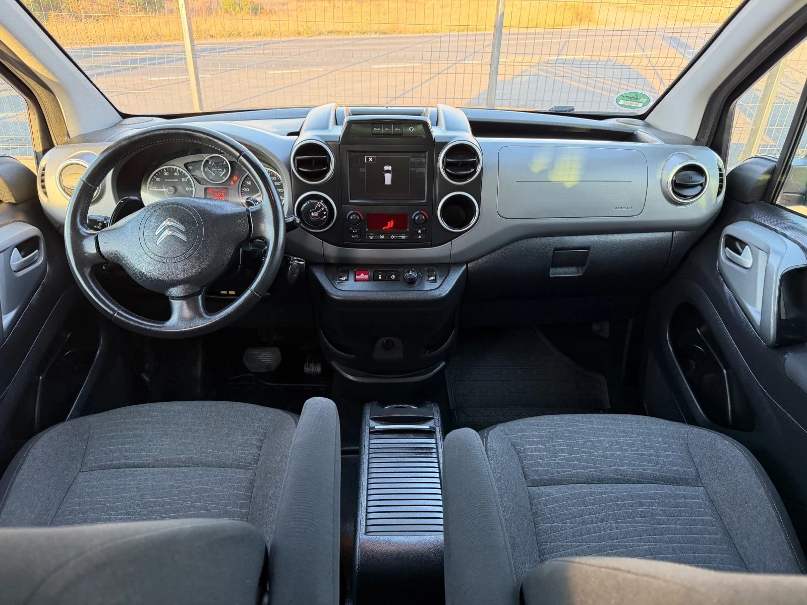 Citroen Berlingo 1.6hdi -100к.с multispace, снимка 12 - Автомобили и джипове - 56183866