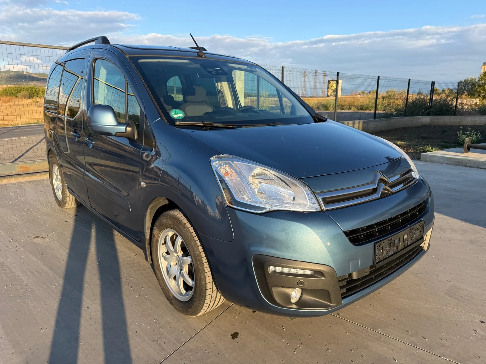 Citroen Berlingo 1.6hdi -100к.с multispace, снимка 2 - Автомобили и джипове - 56183866