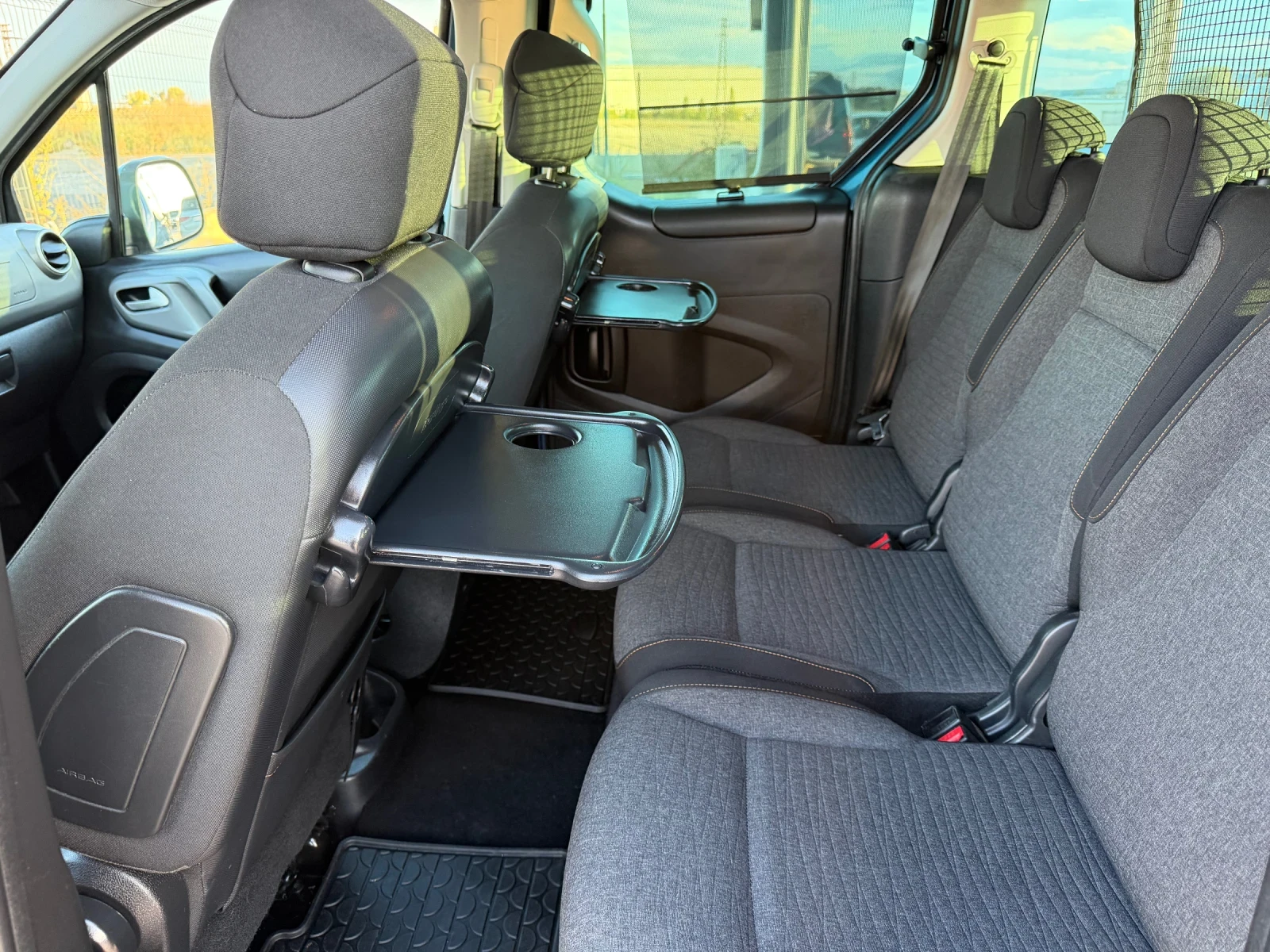 Citroen Berlingo 1.6hdi -100к.с multispace, снимка 9 - Автомобили и джипове - 56183866