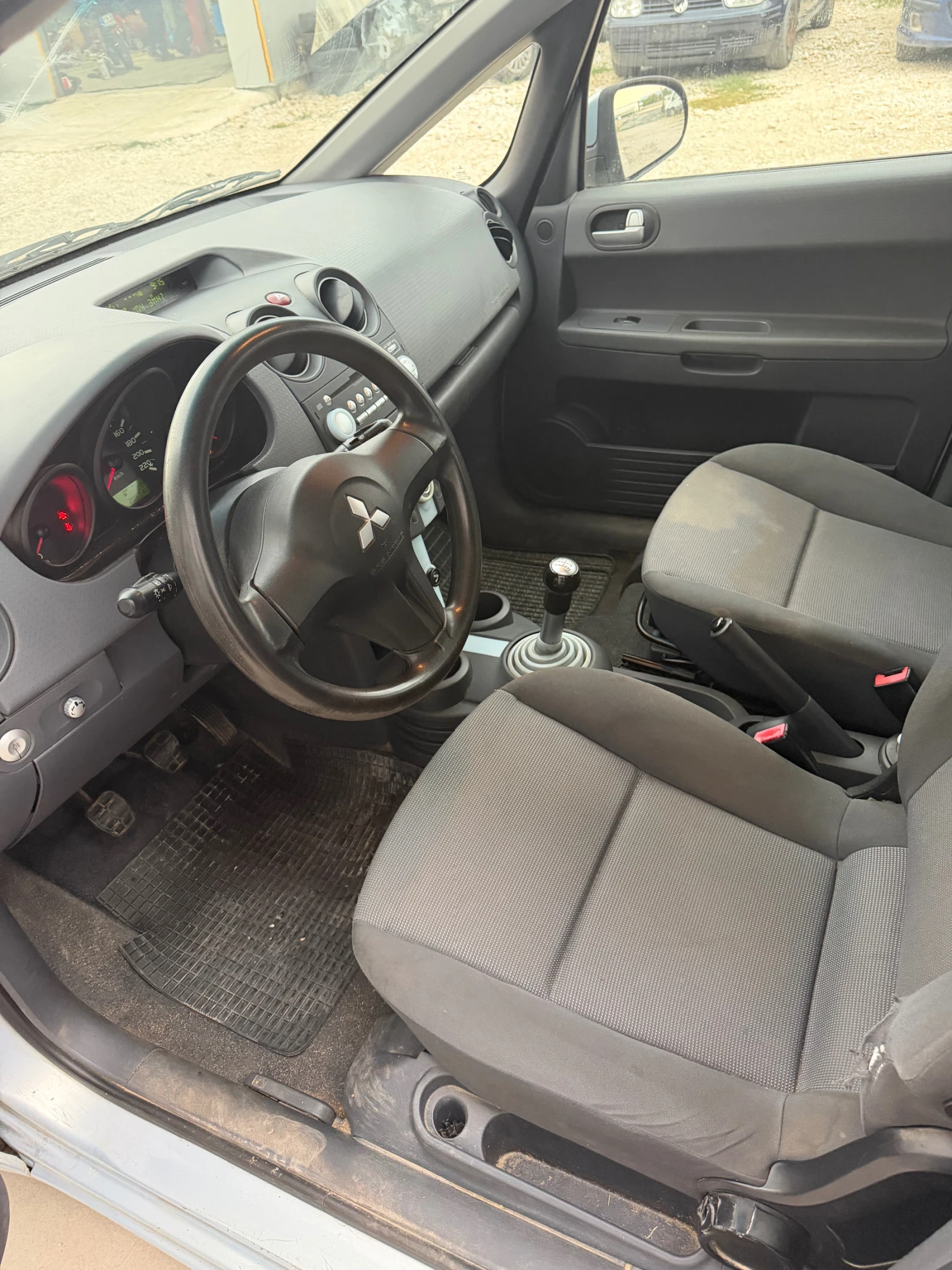 Mitsubishi Colt 1.2 бензин , снимка 4 - Автомобили и джипове - 56260983
